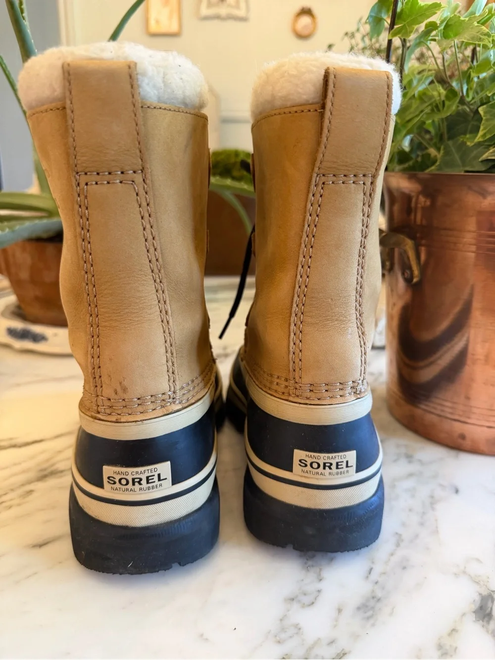 Sorel Kids Caribou Tan and Black Lace-Up Snow Boots size 2